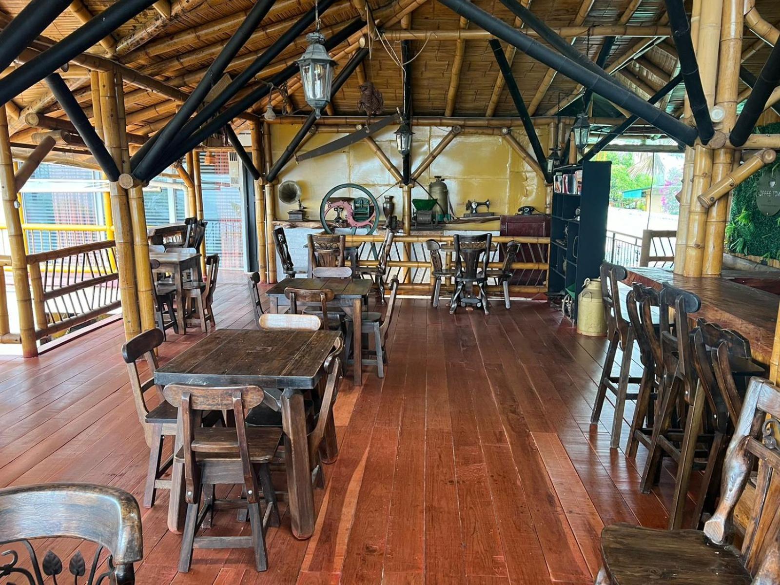 Eco Hotel La Selecta Pereira Exteriör bild