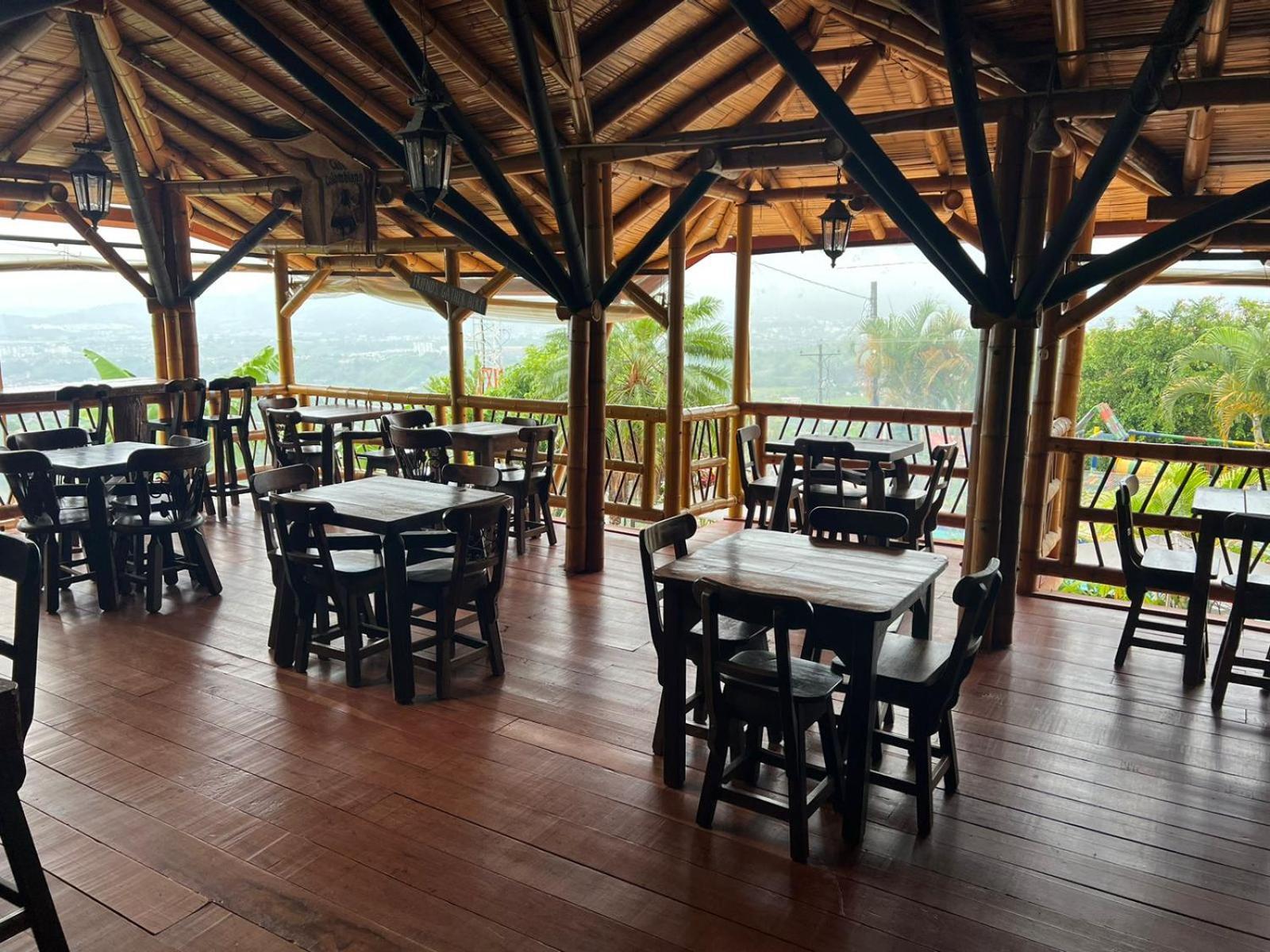 Eco Hotel La Selecta Pereira Exteriör bild