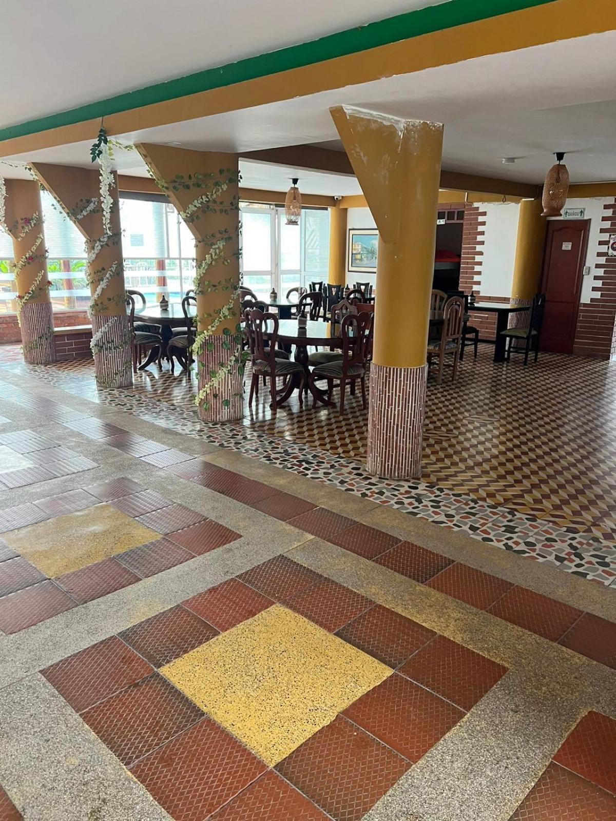 Eco Hotel La Selecta Pereira Exteriör bild